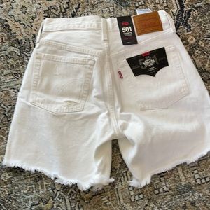 NWT Levis 501 mid length shorts sz 25